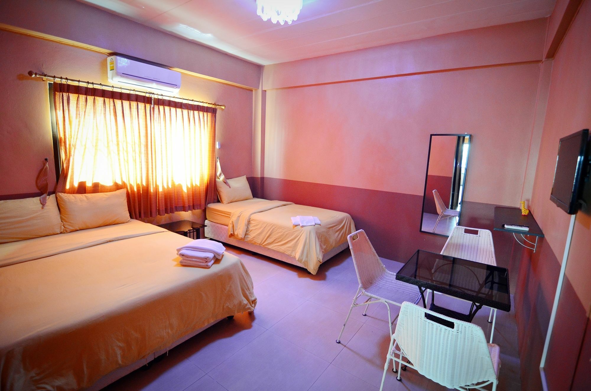 Hotel The Famous House - Jomtien Exterior foto