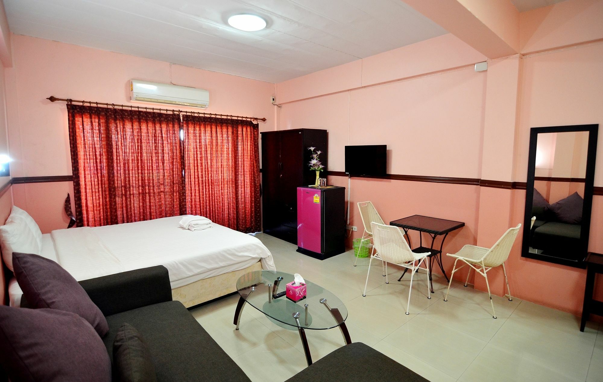 Hotel The Famous House - Jomtien Exterior foto